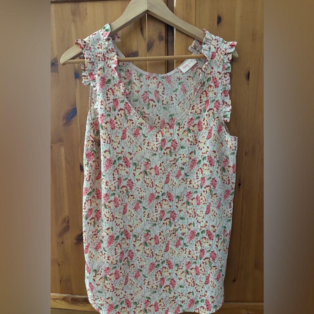 Floral Ruffle Tank Blouse.